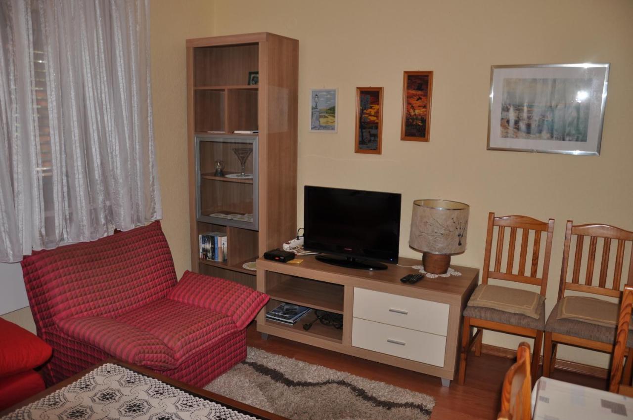 Apartmani Karla Klenovica Exterior foto