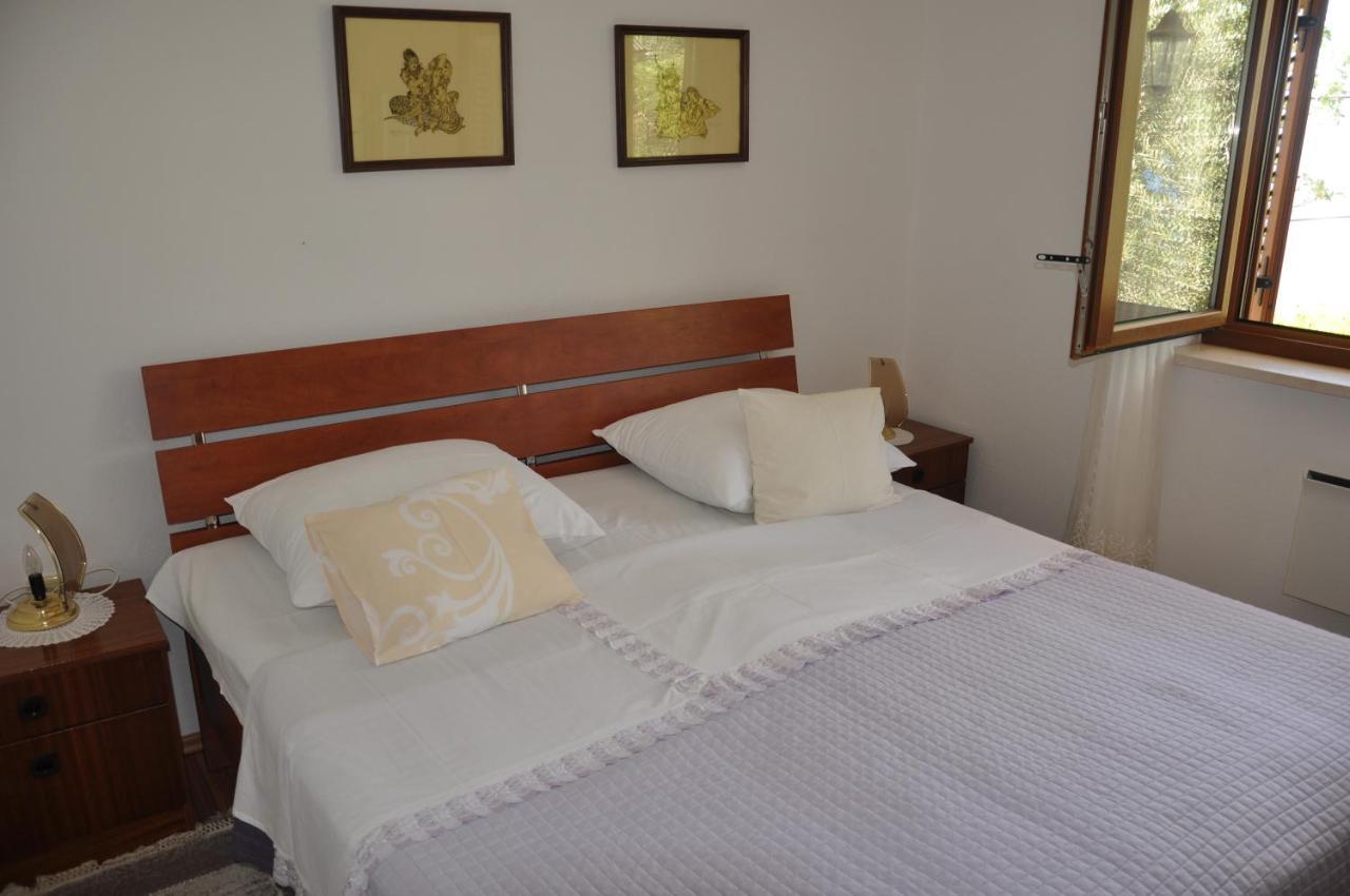 Apartmani Karla Klenovica Exterior foto
