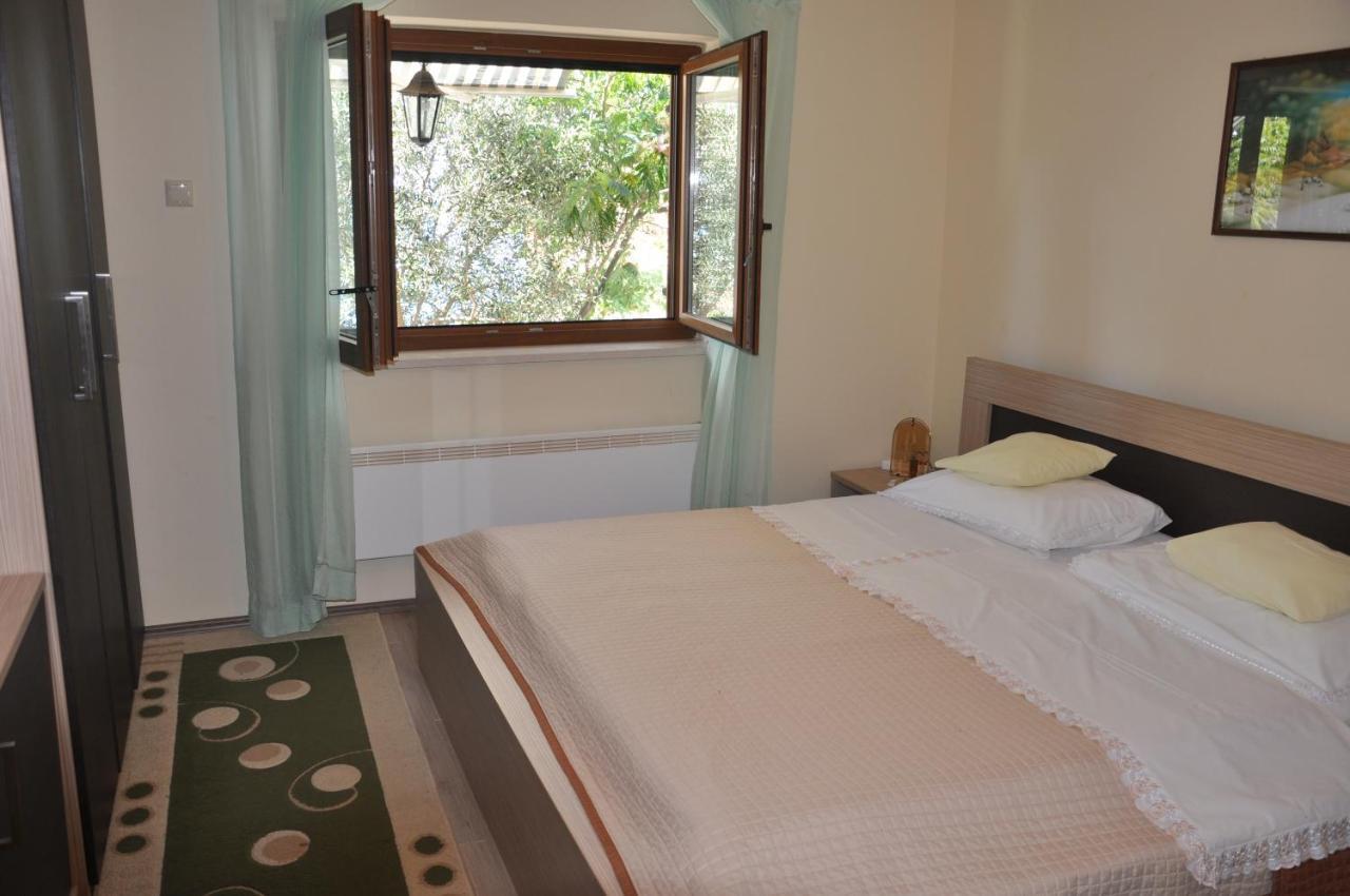 Apartmani Karla Klenovica Exterior foto